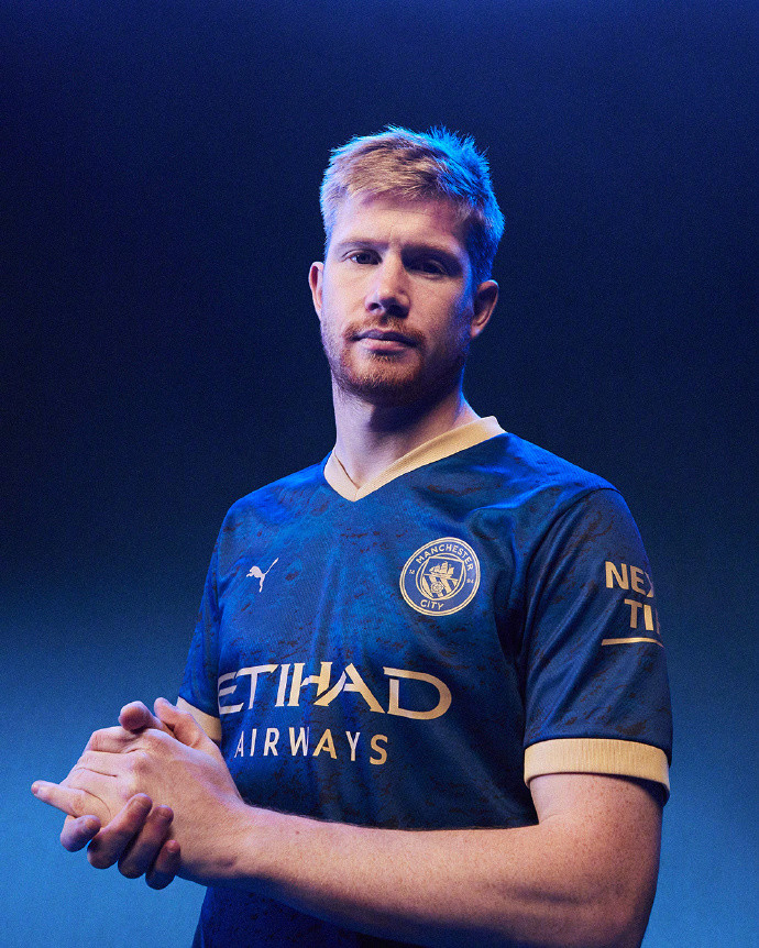 队长镇守后防，比肩最佳表现