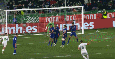 斯基拉：桑托斯在推进内马尔的续约，俱乐部有信心留下他